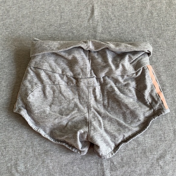 Adidas Fold Over Waist Sweat Short Size 9/10 - Picture 6 of 6